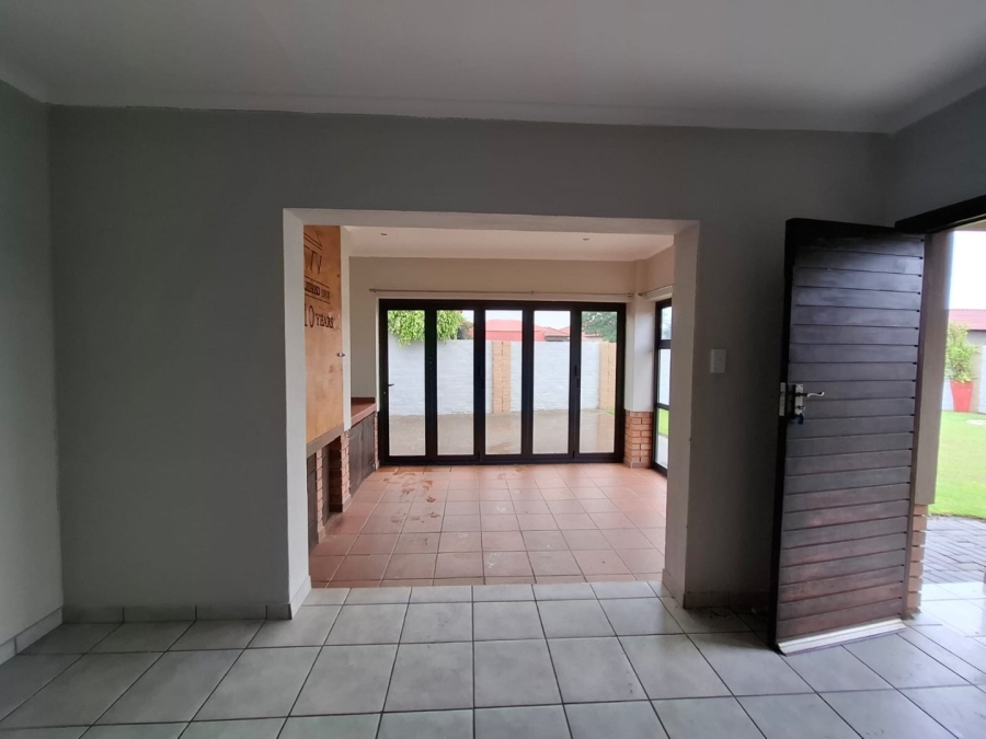 4 Bedroom Property for Sale in Waterkloof East North West